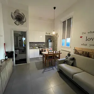 Meri , Firenze Italia